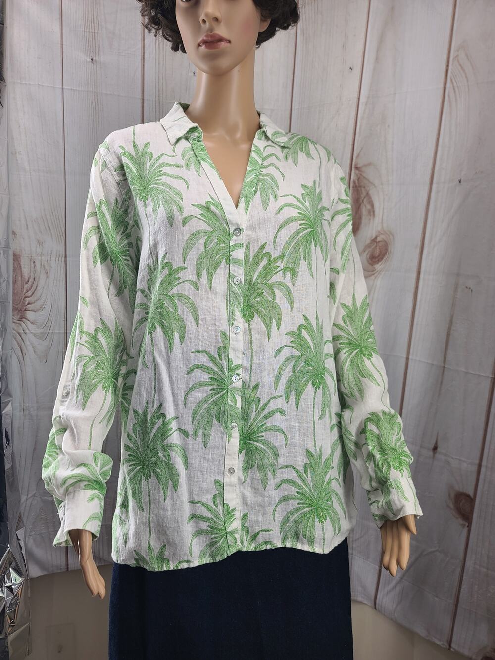 Tahari Women L 100% Linen White & Green Palm Tree Print Long Sleeve Button Down